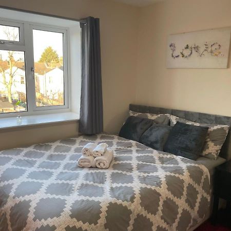 Nnk Air Bnb Енфийлд Екстериор снимка