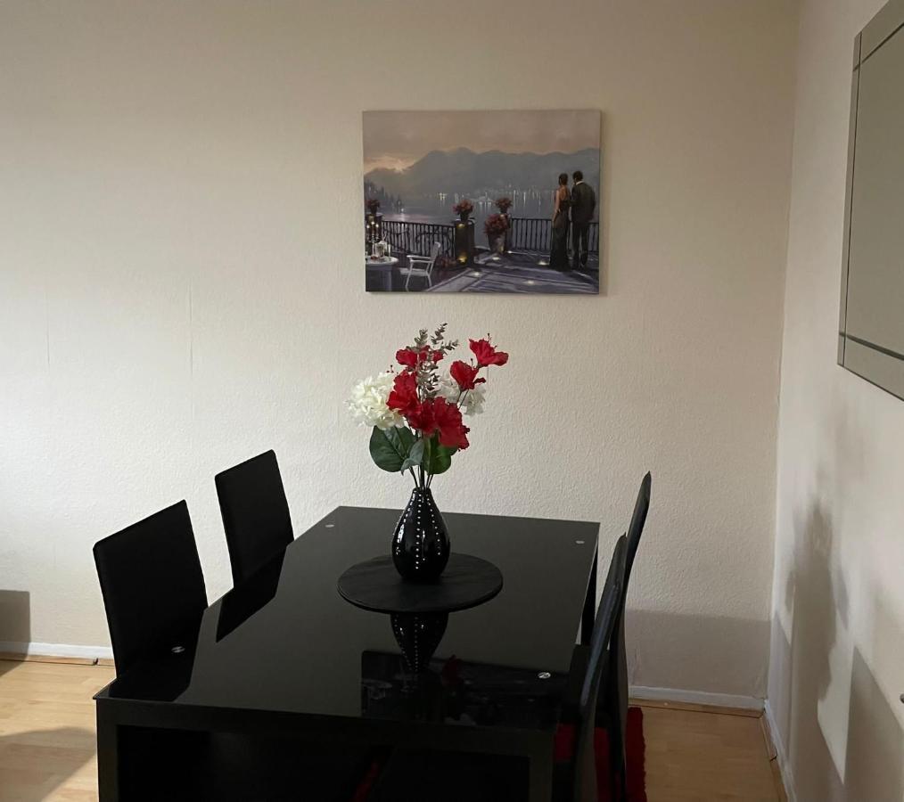 Nnk Air Bnb Енфийлд Екстериор снимка